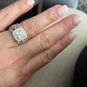 Elegant White Gold Women's Ring